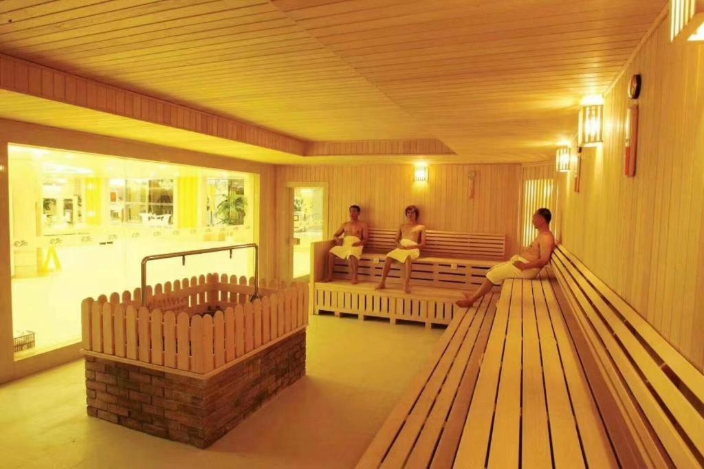 Cheermore Recreation Hotel Guangzhou Zhimao Yuan Ecological Spa Leisure Hotel Buitenkant foto