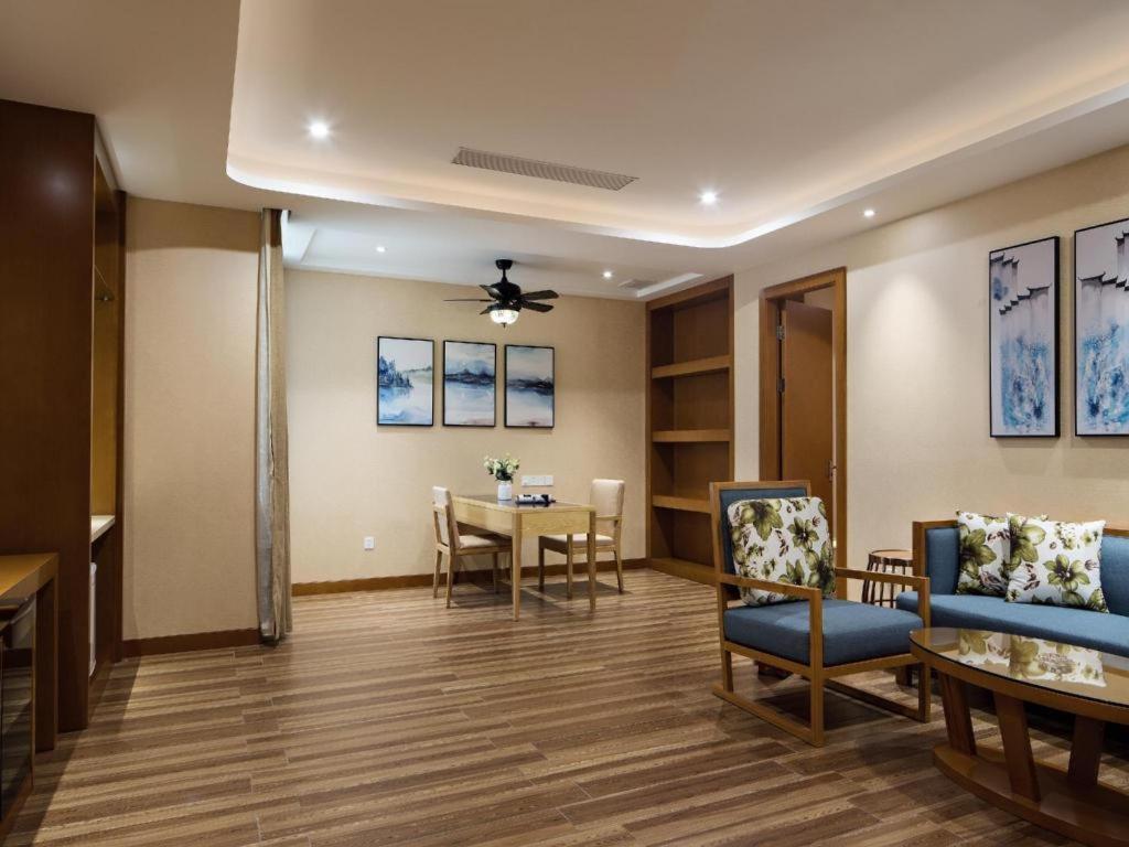 Cheermore Recreation Hotel Guangzhou Zhimao Yuan Ecological Spa Leisure Hotel Buitenkant foto
